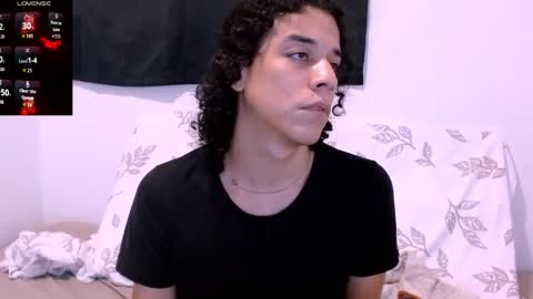 Snapshot of isidroglasc chatting on June 2026 01:22:01 AM Isidro online show from June 2026 01:22:01 AM