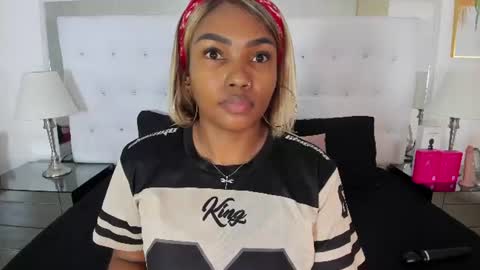 Snapshot of isla_scott chatting on July 2026 11:26:01 AM Vanessa online show from July 2026 11:26:01 AM