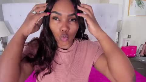 Snapshot of isla_scott chatting on July 2026 11:38:02 AM Vanessa online show from July 2026 11:38:02 AM