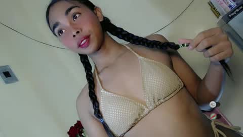 Snapshot of island_girlxxx chatting on June 2026 12:42:02 PM Alona online show from June 2026 12:42:02 PM