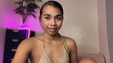 Snapshot of island_girlxxx chatting on July 2026 10:20:01 AM Alona online show from July 2026 10:20:01 AM