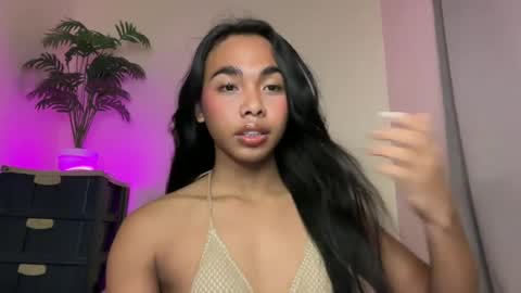Snapshot of island_girlxxx chatting on July 2026 12:17:01 AM Alona online show from July 2026 12:17:01 AM