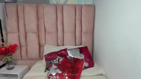 Snapshot of issa_milf__ chatting on June 2026 01:33:01 PM ISSA MILF online show from June 2026 01:33:01 PM