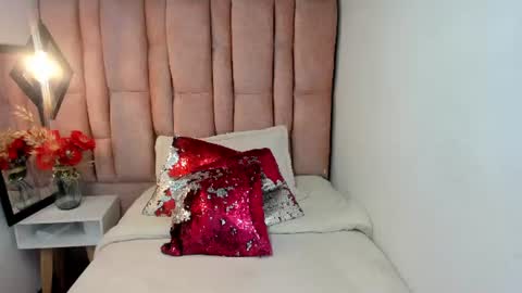 Snapshot of issa_milf__ chatting on July 2026 04:09:02 PM ISSA MILF online show from July 2026 04:09:02 PM