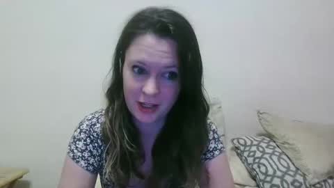 issamayy333 online show from October 2025 11:15:01 PM