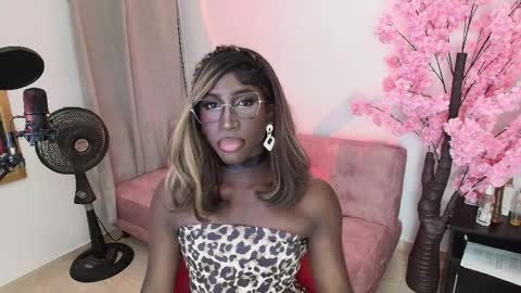 Iseey online show from April 2026 01:58:02 AM