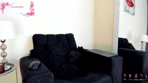 Snapshot of its__angelica_ chatting on June 2026 06:07:01 PM Angelica online show from June 2026 06:07:01 PM