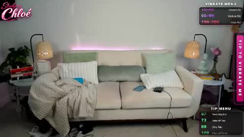 itschloelaurent online show from June 2026 06:50:01 PM