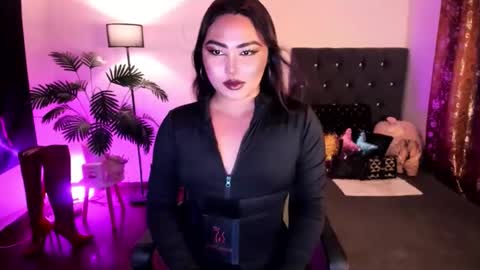 Siana online show from April 2026 06:03:02 PM