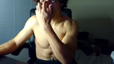 Snapshot of itstarzan chatting on May 2026 01:47:01 AM TARZAN online show from May 2026 01:47:01 AM