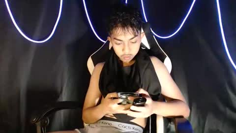 Snapshot of itsyourcummerboy_xx chatting on April 2026 10:02:02 AM Kyle online show from April 2026 10:02:02 AM