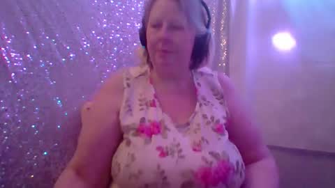 ivyjane3522 online show from May 2026 02:06:02 AM