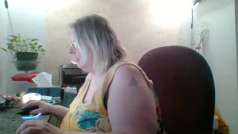 ivyjane3522 online show from May 2026 05:10:01 PM