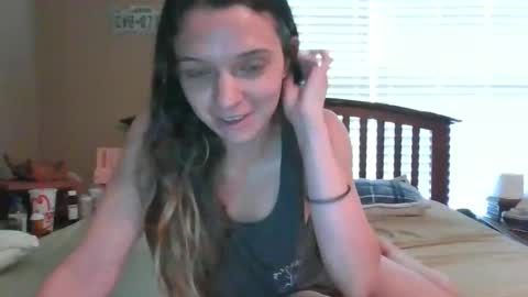 ixxievixxie online show from September 2025 02:00:02 PM