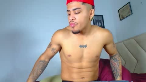 izaack online show from November 2025 05:27:02 AM