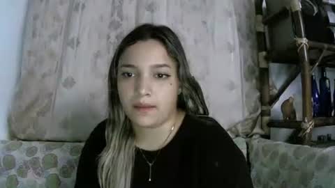 izzy_32 online show from March 2026 06:57:01 AM