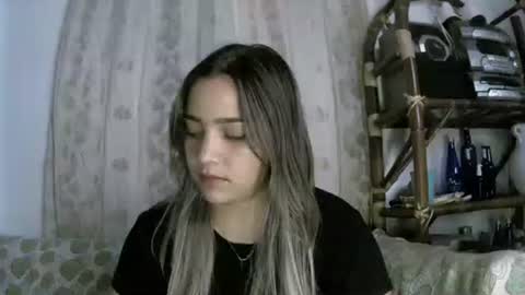 izzy_32 online show from April 2026 07:56:02 AM