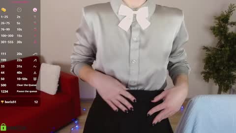 Queen of nylon  Victoria online show from March 2026 05:13:01 AM