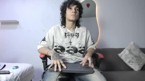 Snapshot of jackestaylor chatting on March 2026 06:06:02 AM Jackes Taylor online show from March 2026 06:06:02 AM