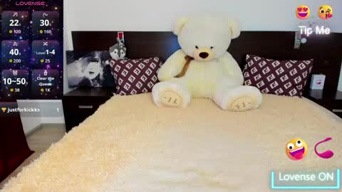 sallyevans online show from April 2026 04:37:01 AM