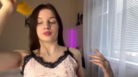 Lillian online show from April 2026 06:13:05 AM