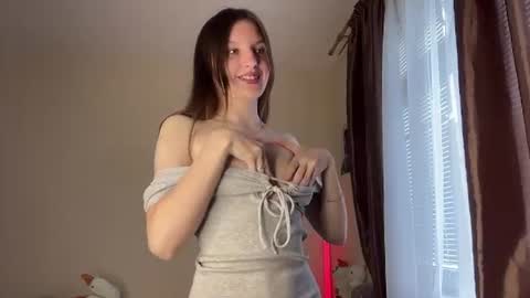 Snapshot of jaclynmalcolm chatting on June 2026 05:12:01 AM Lillian online show from June 2026 05:12:01 AM