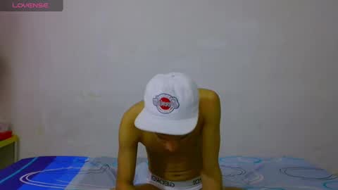 Snapshot of jacob_wolf_xxx chatting on April 2026 01:21:01 AM jacob online show from April 2026 01:21:01 AM