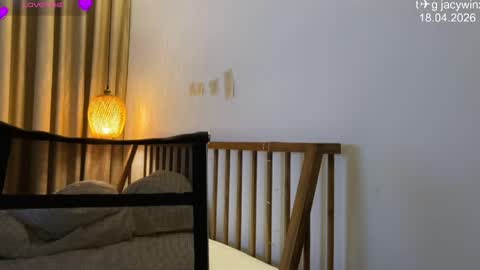 jacywinslat online show from April 2026 11:42:01 AM