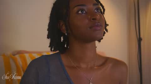 Snapshot of jada_valentine chatting on March 2026 09:10:02 PM Jada online show from March 2026 09:10:02 PM