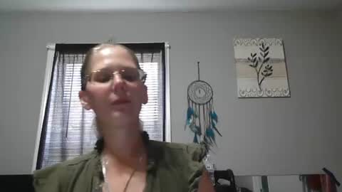 Snapshot of jadeluv chatting on June 2026 05:28:02 PM JadeLuv online show from June 2026 05:28:02 PM