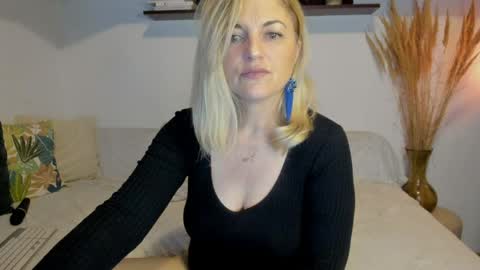 Snapshot of jadore_able82 chatting on May 2026 01:56:02 AM elena online show from May 2026 01:56:02 AM