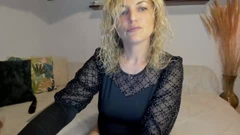 Snapshot of jadore_able82 chatting on May 2026 01:58:02 AM elena online show from May 2026 01:58:02 AM