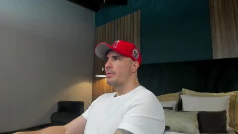 jakestone_1 online show from November 2025 01:18:01 AM