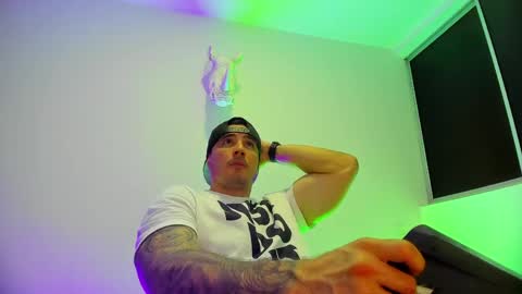 jakestone_1 online show from May 2026 07:54:02 PM