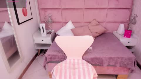 Janah Myers online show from September 2025 12:53:01 PM