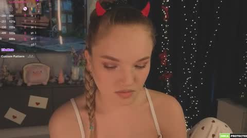 Hi Im Alice and here youll find something online show from April 2026 07:04:01 AM