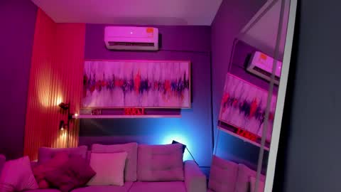 Janinne  online show from April 2026 11:10:02 AM