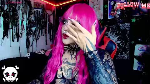 Snapshot of janna_ink chatting on February 2026 09:33:01 PM online show from February 2026 09:33:01 PM