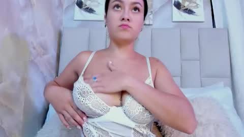 Jaslyn online show from February 2026 06:01:01 PM