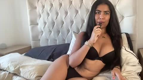 Jasmine Fox  online show from July 2026 06:12:01 PM