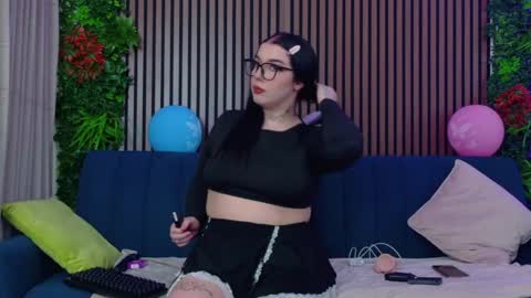 JasminSunset online show from April 2026 06:03:01 PM