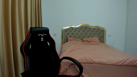  Javi  online show from October 2025 07:24:02 PM