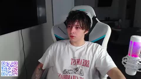 Snapshot of jayce_icestone chatting on June 2026 05:45:01 AM Jayce online show from June 2026 05:45:01 AM