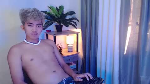 jaysee_hugecox online show from April 2026 10:51:02 PM