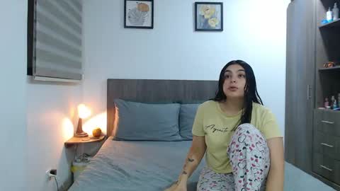 Jazmin and Scarlett online show from April 2026 02:38:02 AM