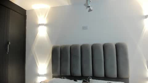 Snapshot of jeannewilliams_ chatting on June 2026 12:04:02 PM Jeanne Williams online show from June 2026 12:04:02 PM