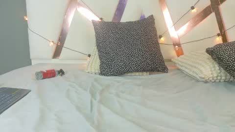 Jena  online show from April 2026 07:45:01 AM