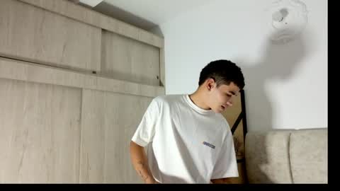 jenfrysuarez online show from June 2026 11:51:01 PM