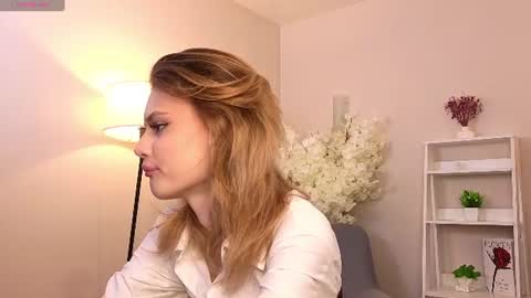 jenifercloudy online show from June 2026 12:19:01 PM