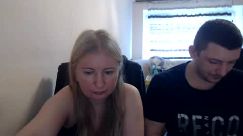 Snapshot of jenisandpeter chatting on June 2026 05:12:01 AM JenisAndPeter online show from June 2026 05:12:01 AM